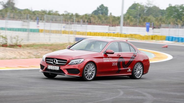 Nâng tầm kỹ năng lái cùng Mercedes-Benz và AMG