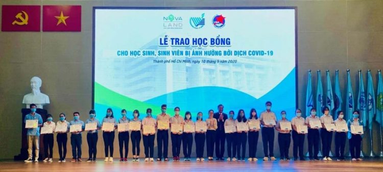 Tập đoàn Novaland chắp cánh ước mơ cho học sinh, sinh viên hiếu học -2