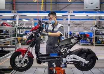 Báo tài chính Mỹ viết về xe máy điện VinFast -1