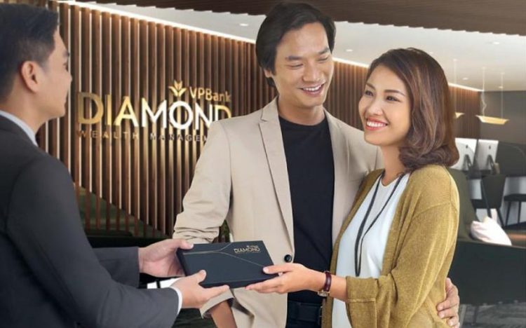 Bay thủy phi cơ, hỗ trợ y tế 24/7 với gói đặc quyền siêu VIP từ VPBank -2