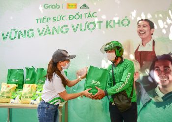 Grab hỗ trợ 50.000 khẩu trang N95 tiếp sức cộng đồng chống Covid-19