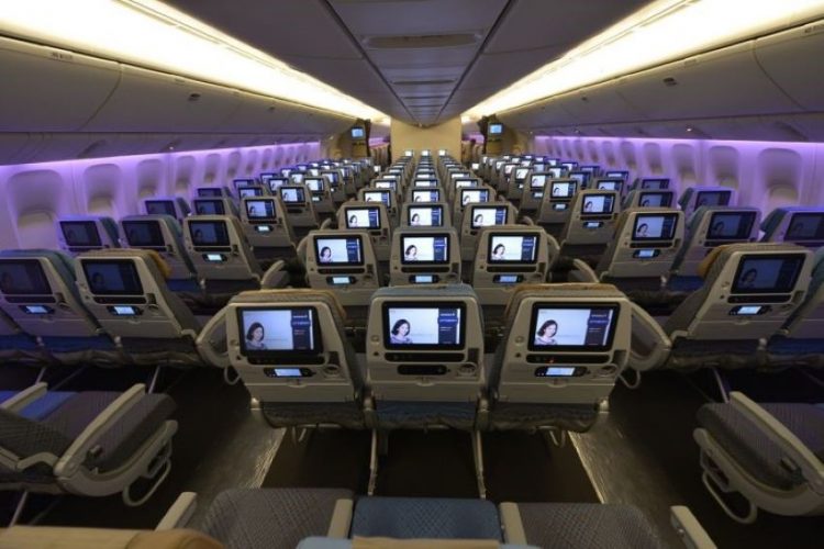 cách ly trên máy bay