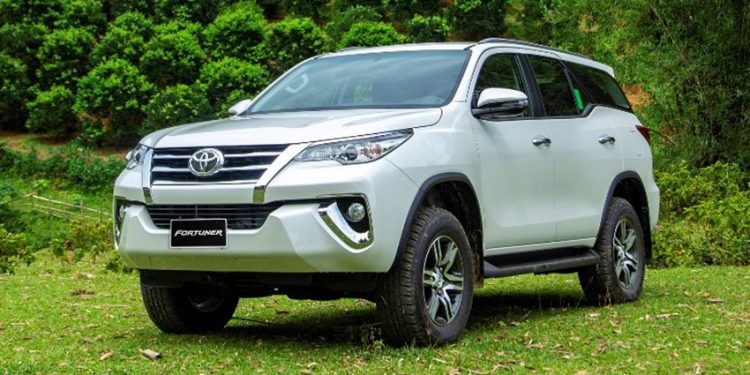 Toyota Fortuner ưu đãi tháng 9 lên tới 125 triệu đồng