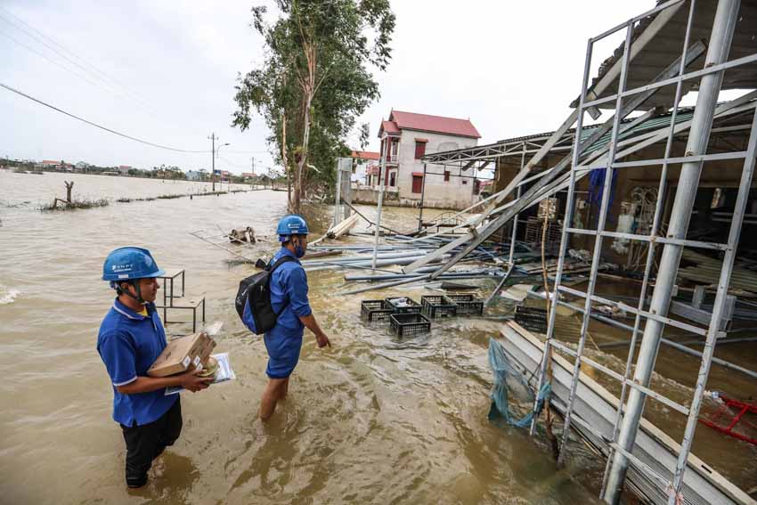 VNPT hỗ trợ khách hàng, chung tay khắc phục thiệt hại do bão lũ tại miền trung -2