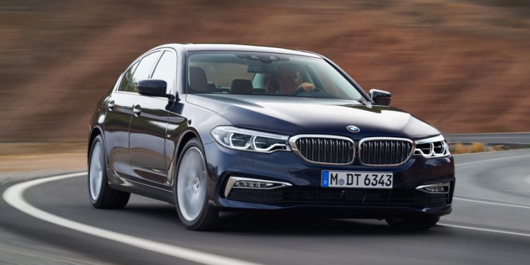 BMW ưu đãi 100% phí trước bạ dịp cuối năm - 1