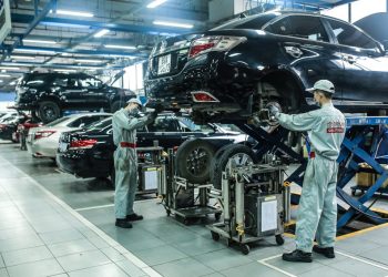 Toyota Việt Nam hành động vì miền Trung bị ảnh hưởng bởi lũ lụt - 1