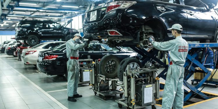 Toyota Việt Nam hành động vì miền Trung bị ảnh hưởng bởi lũ lụt - 1