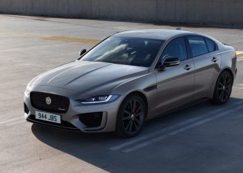 Jaguar XE: cập nhật các công nghệ được kết nối mới và công suất lai điện-6
