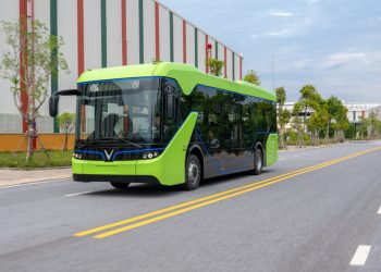 Vingroup chính thức chạy thử nghiệm xe buýt điện VinFast-5