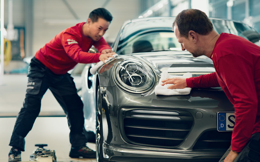 Khách hàng của Porsche tại Việt Nam được quyền gia hạn bảo hành lên đến 15 năm - 1