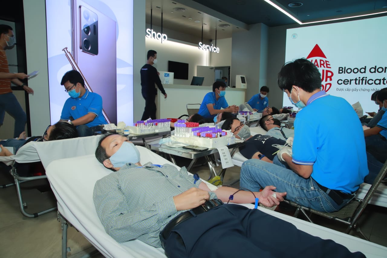 Samsung Vina và Roche Việt Nam đồng hành tổ chức chương trình “Hiến máu, cứu người” - 1