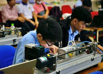 Sinh viên ngành Kỹ thuật sôi nổi hưởng ứng Cuộc thi Tự động hóa lần thứ 2 tại Việt Nam - 2