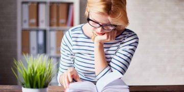 Hiểu tính cách qua thói quen đọc sách và khi ngủ -1