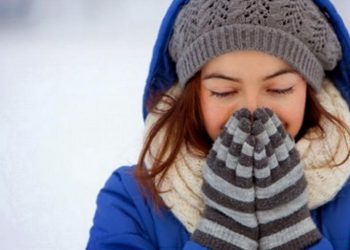 Tại sao răng lại chạm vào nhau khi trời lạnh run cầm cập?