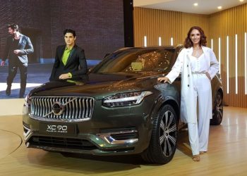 Hai mẫu xe Volvo XC90 T8 và S60 R-Design ra mắt tại Việt Nam