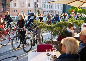 Chiếc xe đạp thăng trầm qua các cuộc khủng hoảng -2