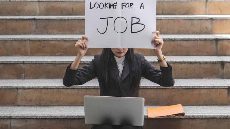 Millennial: Thế hệ trẻ hứng nhiều rủi ro nhất -3