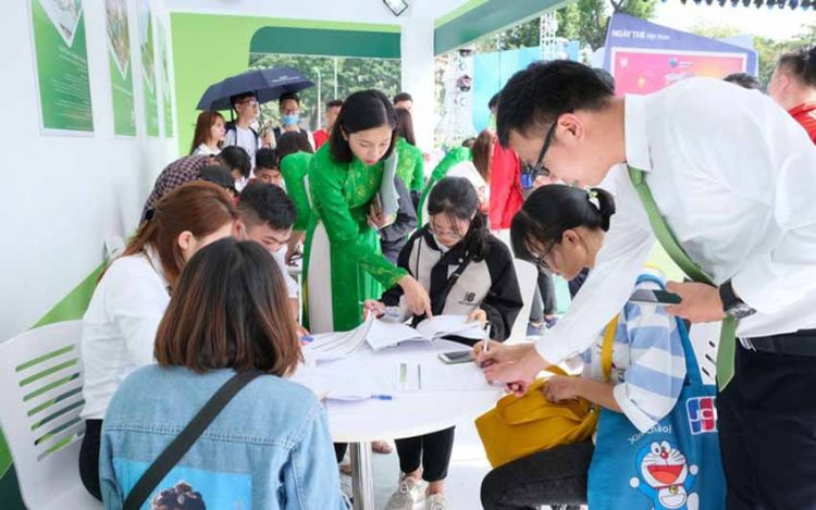 Vietcombank đón hơn 500 khách hàng đăng ký dịch vụ tại 'Sóng Festival' -1