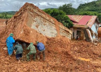 Nguyên Ngọc: Đất chảy -1