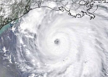 Điều gì ẩn nấp phía sau hiện tượng thời tiết cực đoan của năm 2020? -4