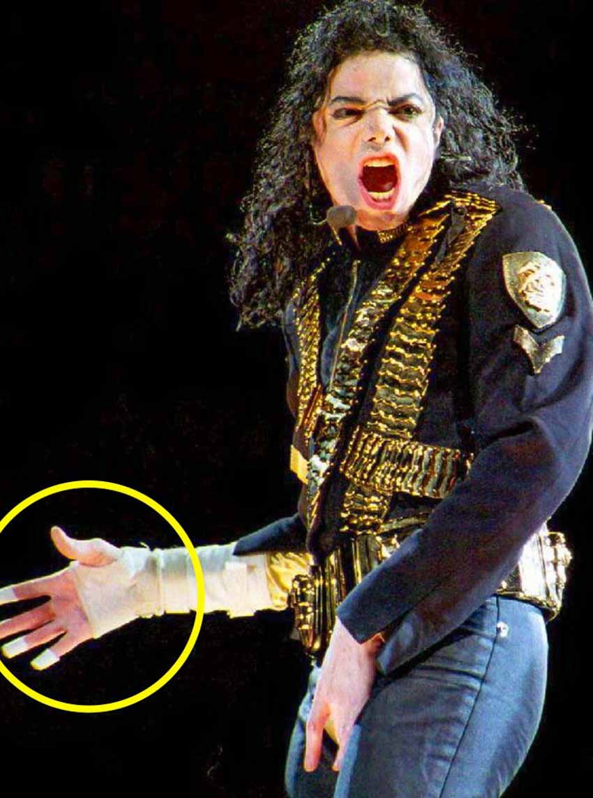Tại sao Michael Jackson chỉ đeo một găng ở bàn tay phải? -2