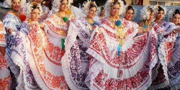 Nhiều nước vẫn mặc trang phục cổ truyền hàng ngày -9