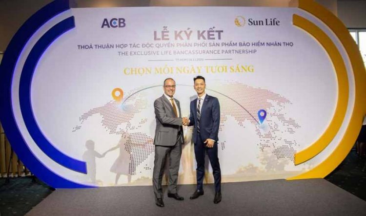 ACB 'bắt tay' Sun Life Việt Nam độc quyền phân phối bảo hiểm nhân thọ kéo dài 15 năm -1