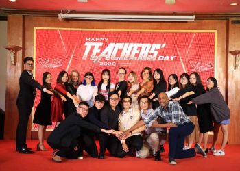 Hơn 2.000 giáo viên tiếng Anh được vinh danh là ‘người hùng’ dịp 20/11 -2