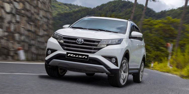 Sau giảm giá, Toyota Rush tiếp tục ưu đãi để tăng sức cạnh tranh