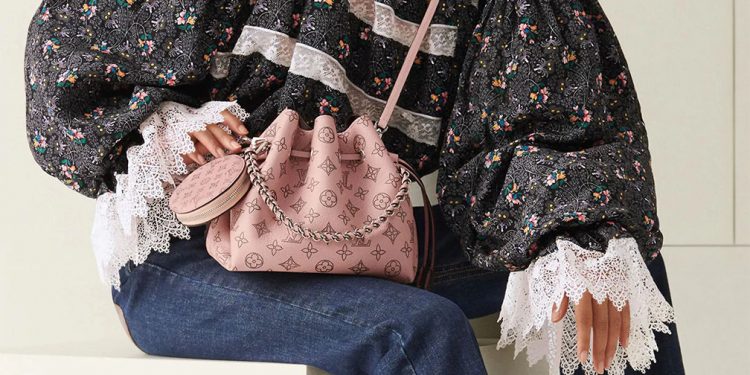 Louis Vuitton ra mắt Bella Bag, mẫu túi bucket mùa thu đông 2020 - 1