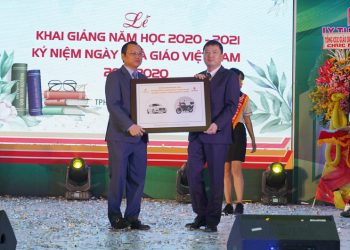 Việt Nam Suzuki tài trợ 01 ô tô và các mô tô cho các trường đại học, cao đẳng - 2