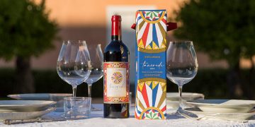 Dolce & Gabbana Tancredi 2016: Chai rượu vang đỏ phiên bản giới hạn mùa lễ hội - 4