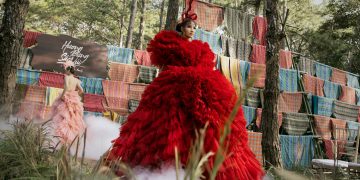 Thổ cẩm thăng hoa trong Fashion show Hương rừng sắc núi