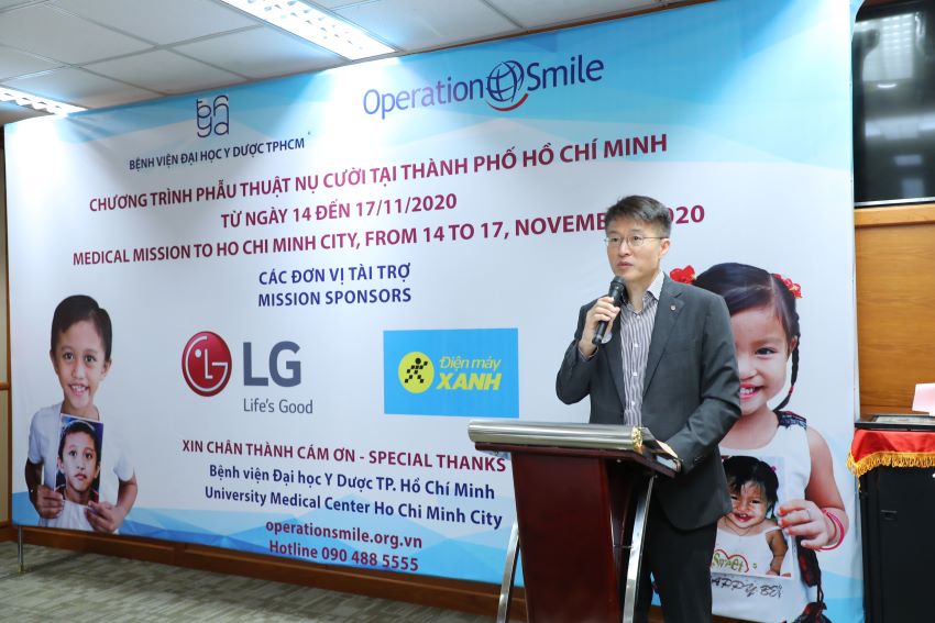 LG hỗ trợ phẫu thuật 