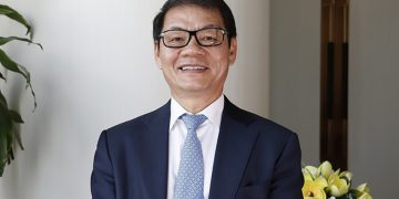 Ông Trần Bá Dương nhận giải ‘Doanh nhân xuất sắc ASEAN’