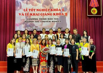 L’Oreal trao chứng chỉ hoàn thành khóa học nghề cho phụ nữ khó khăn khu vực miền núi