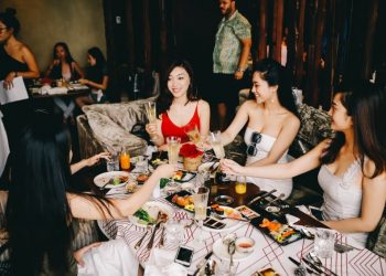Đại tiệc trưa muộn thịnh soạn tại nhà hàng Social Club Sài Gòn