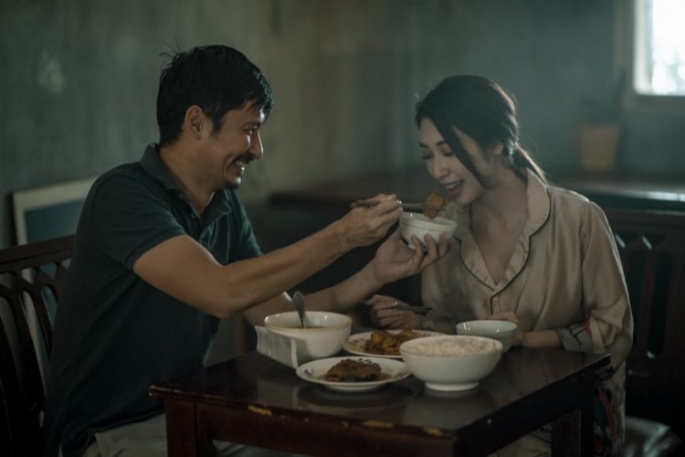 Khổng Tú Quỳnh bị Huy Khánh tát tay trong MV mới của Hoài Lâm 001