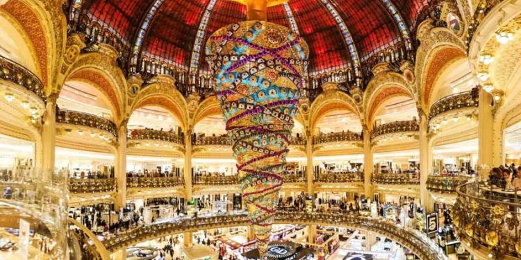 Cuối năm, tham quan trung tâm thương mại lớn nhất Paris -3