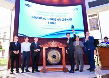 Hơn 2,16 tỷ cổ phiếu ACB chính thức được niêm yết trên sàn HOSE - 3