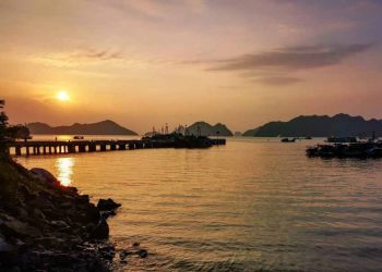 Cát Bà đánh bật Đà Nẵng, Nha Trang về sức hút du khách năm 2020 -1