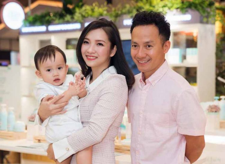 Vợ chồng rapper Tiến Đạt mang sản phẩm chăm sóc bé Goongbe về Việt Nam -2