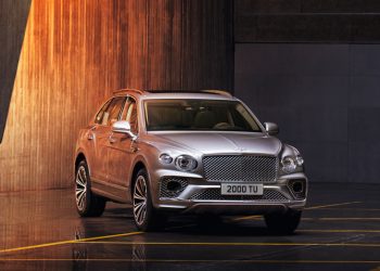 Bentley Bentayga V8 mới trình làng, tối ưu về sức mạnh, sự sang trọng - 1