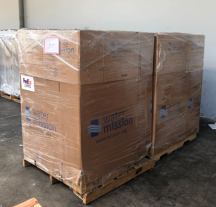 FedEx và Water Mission trao hàng cứu trợ cho nạn nhân bão lũ tại miền Trung - 3