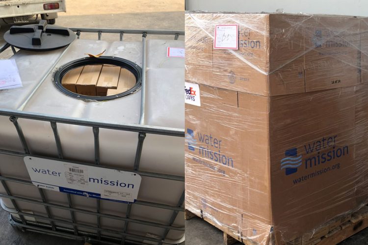 FedEx và Water Mission trao hàng cứu trợ cho nạn nhân bão lũ tại miền Trung - 1