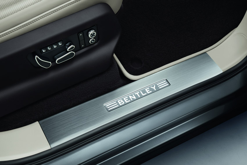 Bentley Bentayga V8 mới trình làng, tối ưu về sức mạnh, sự sang trọng - 24
