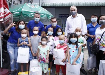 Hành trình thiện nguyện “giấc mơ cho em” đến với các bệnh nhi bệnh viện Ung Bướu TP.HCM - 3