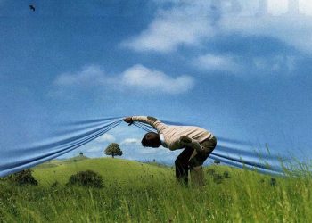 Cỏ ở ngọn đồi bên kia xanh hơn