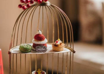 Tiệc trà chiều mùa lễ hội cuối năm tại Hôtel Des Arts Saigon