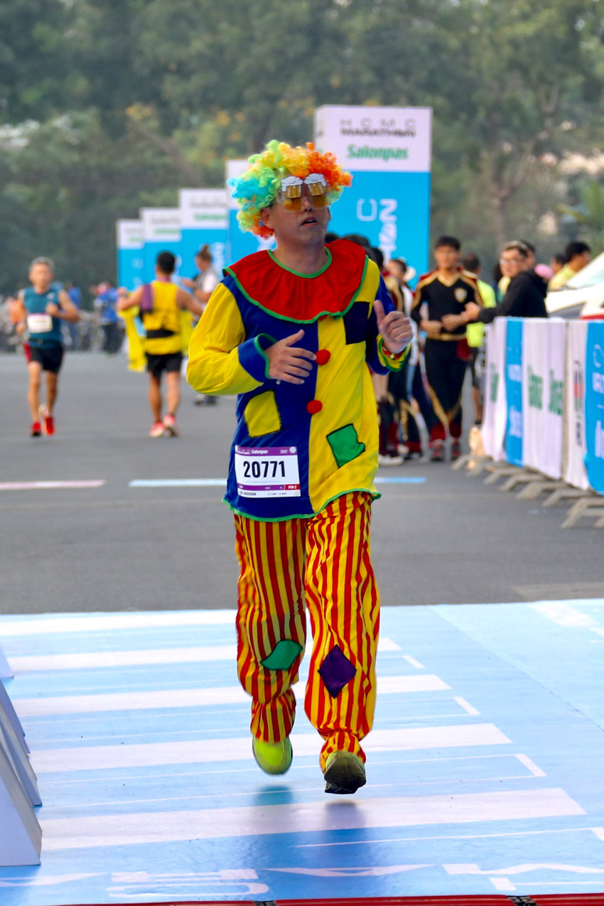 Salonpas HCMC Marathon 2021 - Kỷ lục mới được xác lập ở cả bảng nam và nữ cự ly 42km - 4